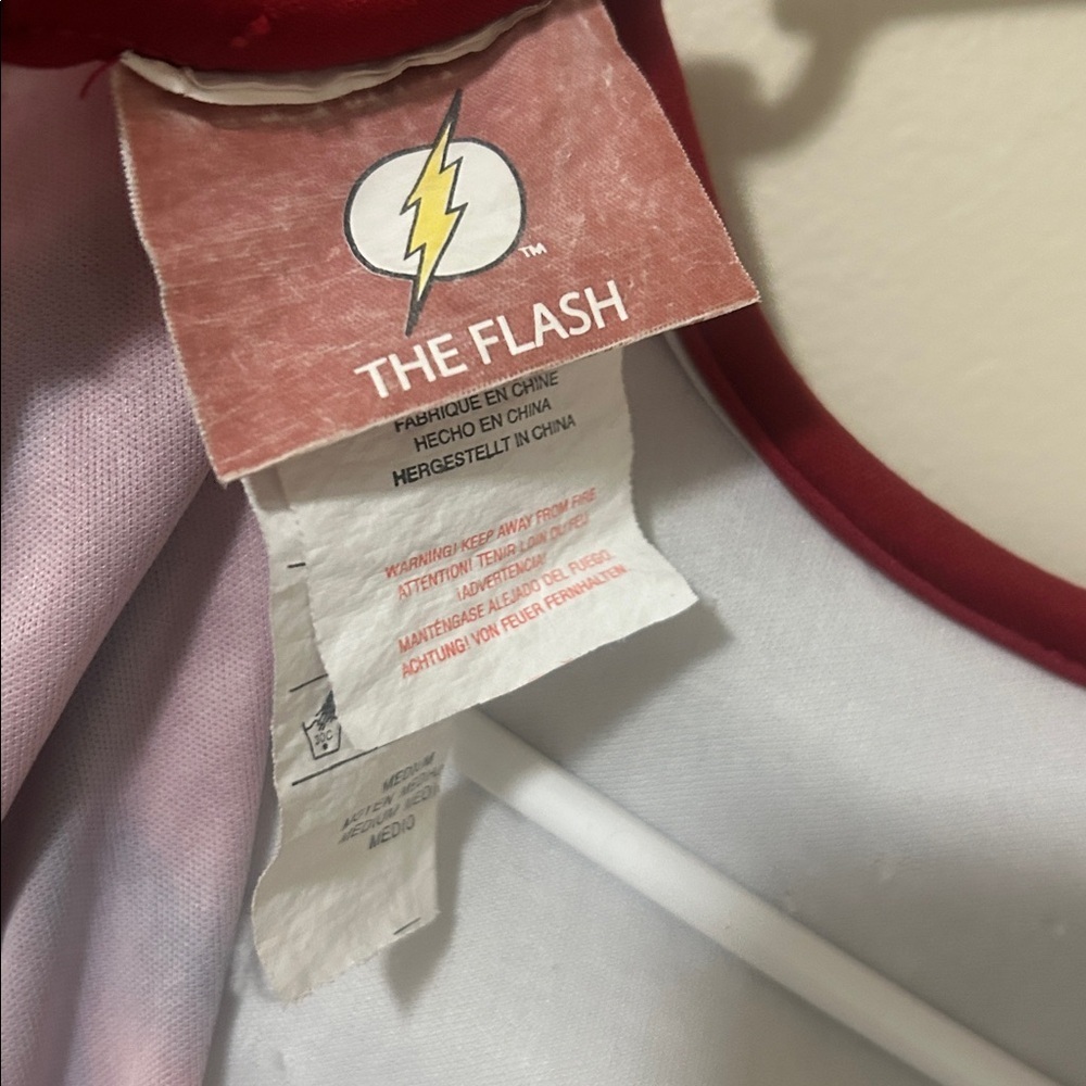 "The Flash" 100% polyester muscle children's costume size medium - Picture 4 of 5
